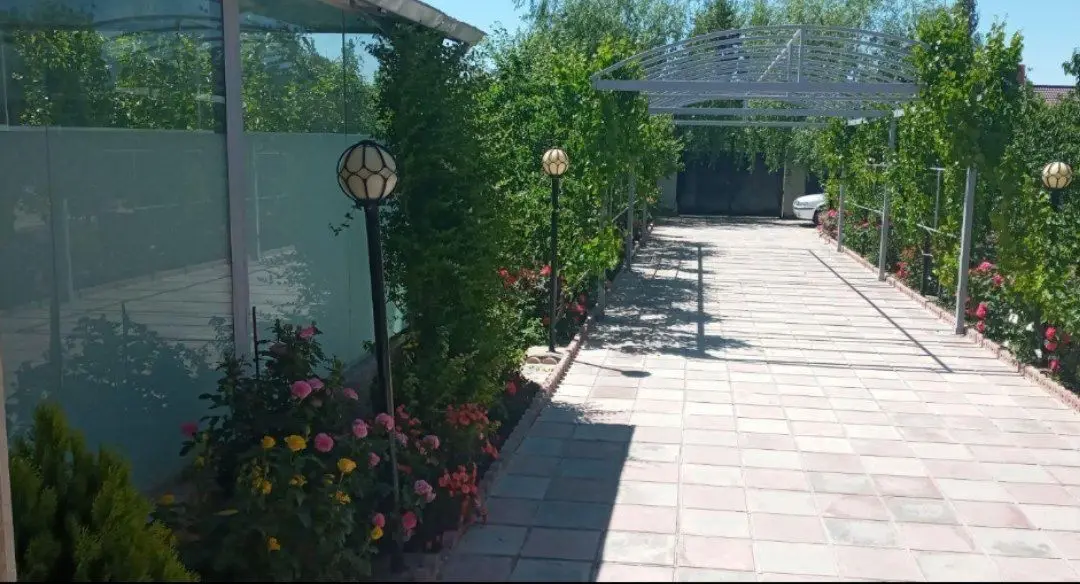 فروش باغ ویلای ۱۰۰۰ متری با استخر سرپوشیده در خیابان چناران فروش باغ ویلای ۱۰۰۰ متری با استخر سرپوشیده در خیابان چناران