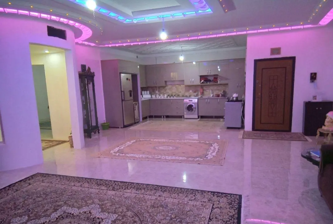 فروش باغ ویلای نوساز ۳۴۰ متری در چندار
